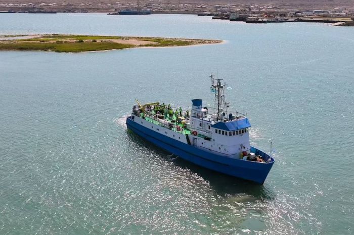 Казахстан и Азербайджан проложат первый подводный интернет-кабель в Каспии