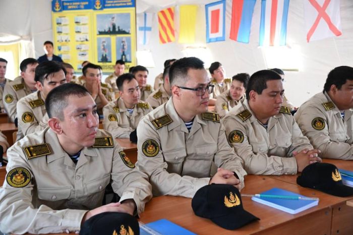 ВМС Казахстана впервые проводят сборы с офицерами запаса