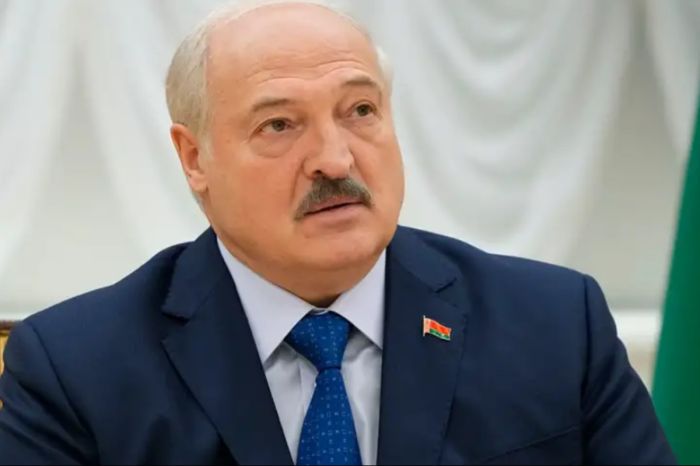 Лукашенко: "Не планирую выдвигаться на новый срок"