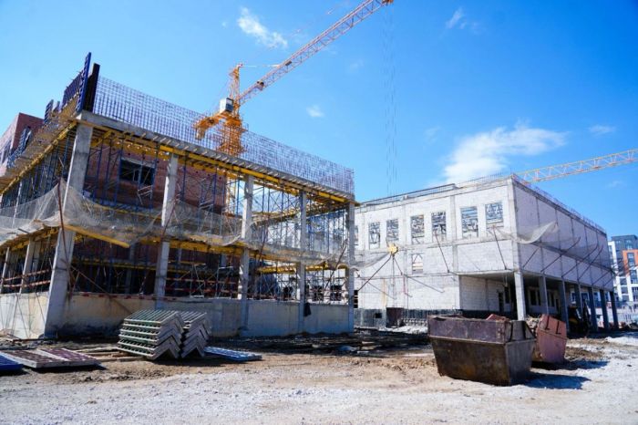 В Атырауской области и ещё семи регионах затягивается ремонт школ — Бектенов потребовал ускорить работы