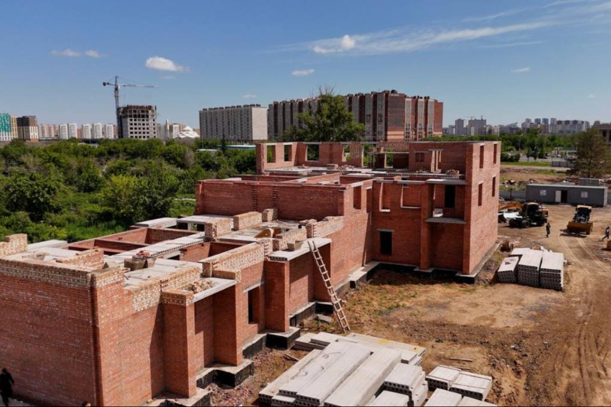 Майлы киска үлкен кеуде жасырын камера пийда Жалаңаш бөксесі бар сексуалды қыз