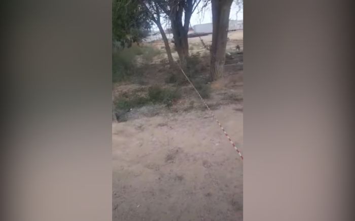 Стройка у дома в Доссоре: ворота перенесут