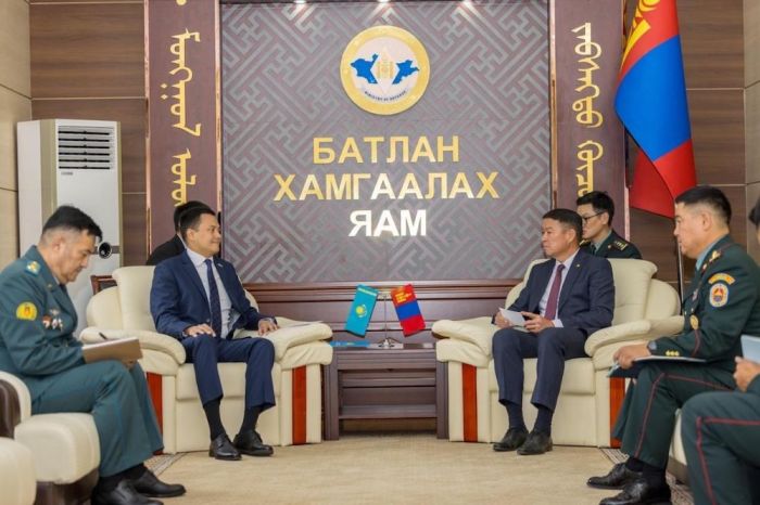 Казахстан и Монголия намерены провести военные учения