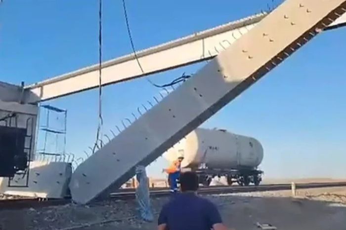 ЧП на стройке путепровода в Карагандинской области: пострадали рабочие