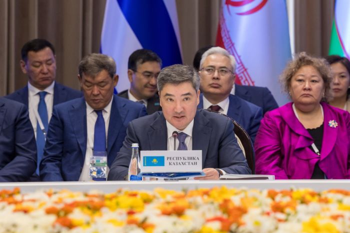 Бектенов призвал к развитию взаимной торговли и равному доступу к госзакупкам в ЕАЭС