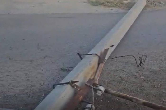 Утреннее ДТП в Атырау оставило несколько домов без электроэнергии