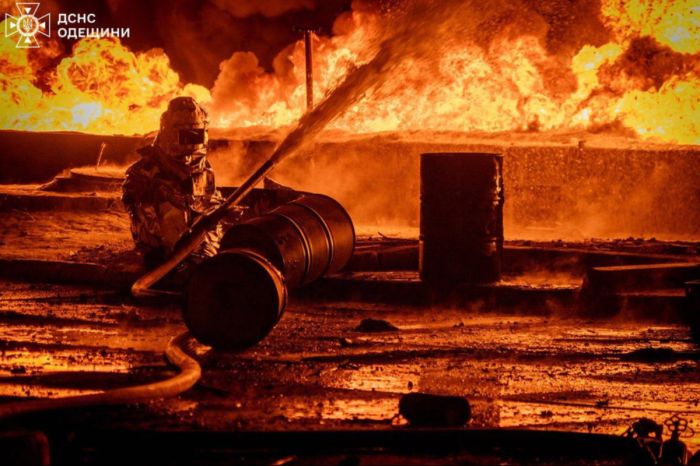 Россия нанесла новый удар по нефтебазе азербайджанской SOCAR в Одесской области