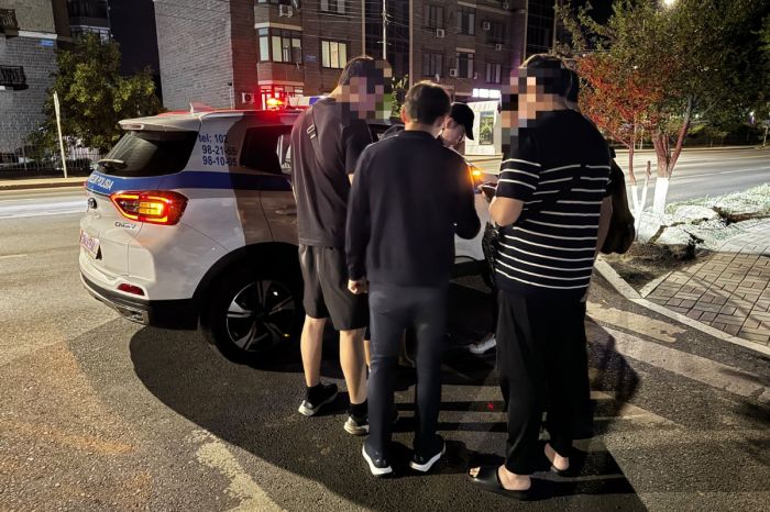 После 23:00 улица - не для детей: как в Атырау прошёл ночной рейд