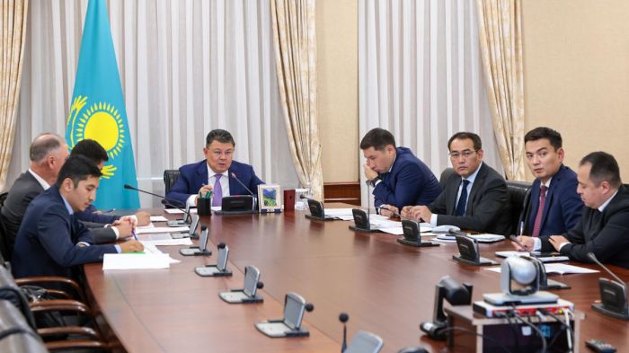 «До холодов два месяца»: Бозумбаев потребовал сдать проекты по питьевой воде в срок