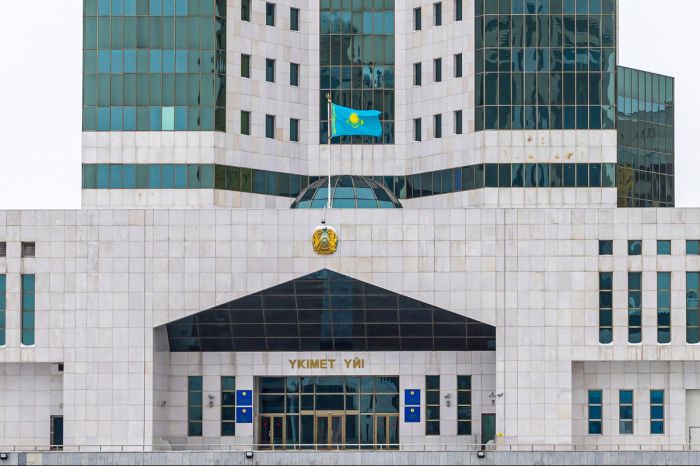 Казахстан модернизирует дороги и аэропорты, усиливая роль в евразийской логистике