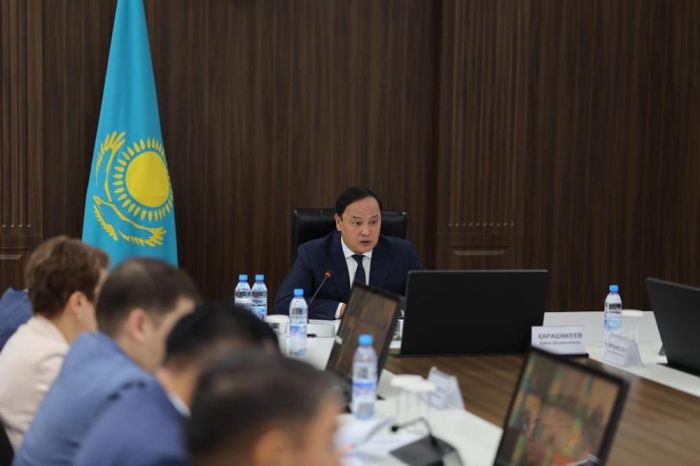 «Работа не ради отчётов, а ради жизни детей»: аким Жамбылской области о подростковых суицидах