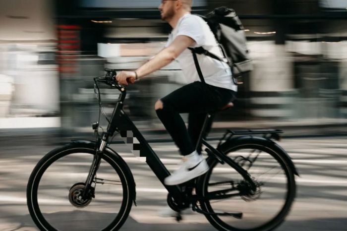 В полиции объяснили: электровелосипеды приравниваются к мопедам