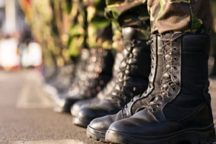 В Казахстане хотят уведомлять призывников в армию по SMS