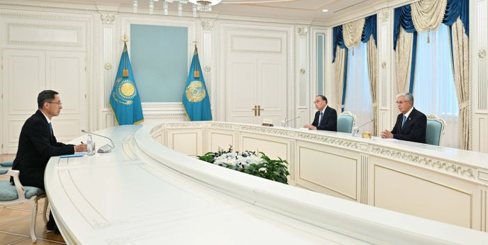 Перед визитом в КНР Токаев принял посла Китая