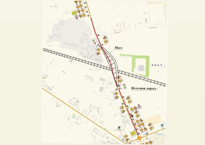 На улице Тайманова снова ремонт: мост встал в пробку