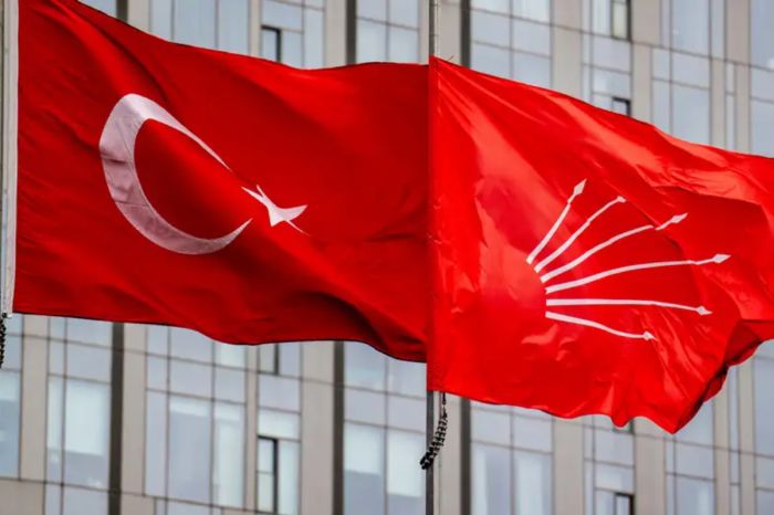 Полиция Стамбула оцепила штаб-квартиру оппозиционной партии