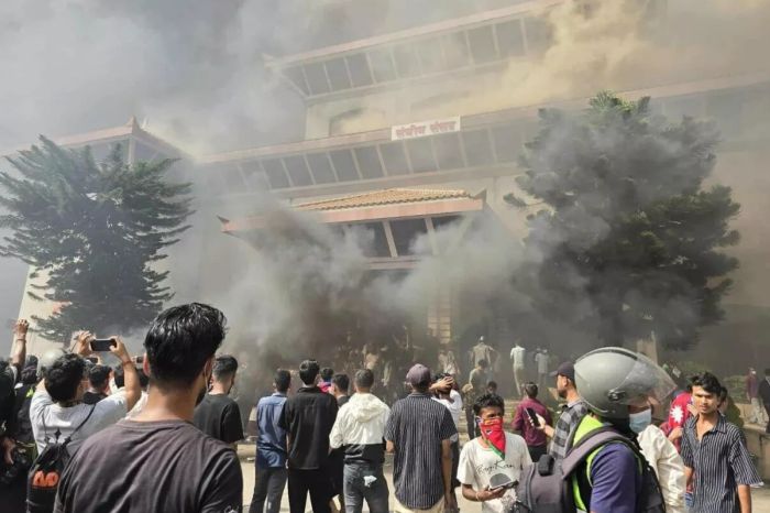 В Непале правительство ушло в отставку на фоне беспорядков