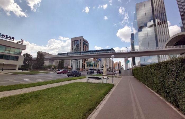 Операторы астанинского LRT завершили обучение в Китае