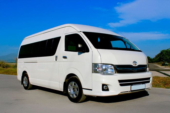 Трагедия в Мангистау: 10 человек погибли в ДТП с микроавтобусом