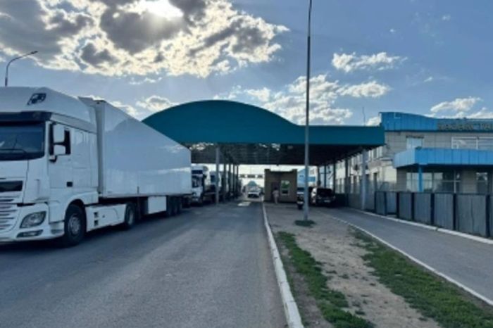 Россия вводит новые ограничения для казахстанцев при въезде в страну