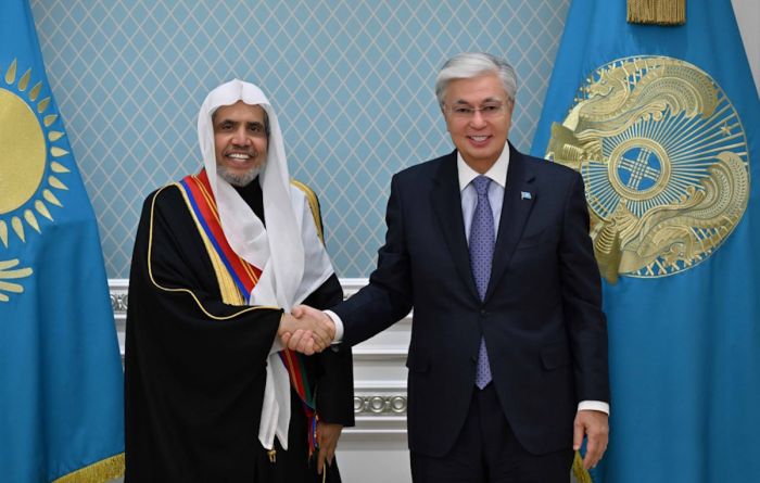 Токаев наградил главу Всемирной исламской лиги орденом «Достық» I степени