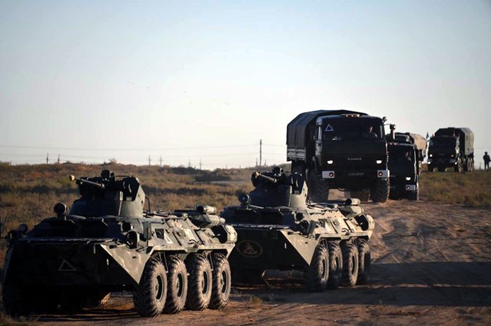 Казахстан поднял по тревоге три тысячи военнослужащих