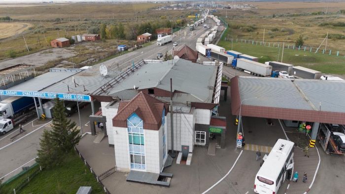 "Пробка" на границе: Россия усилила контроль