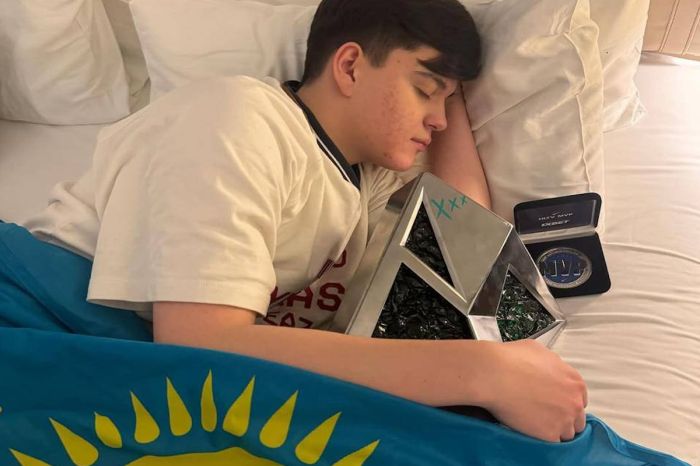 20-летний казахстанец выиграл турнир на $500 000 по CS2 и повторил фото Месси