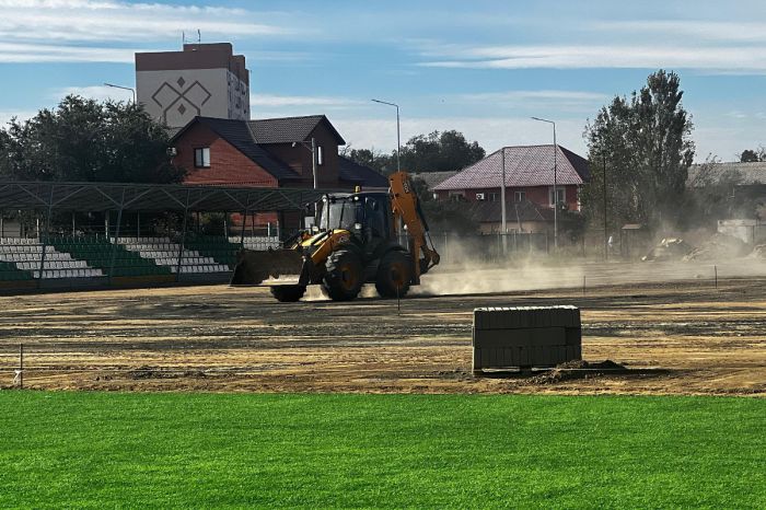 253 млн тенге на замену газона: в Атырау ремонтируют «Судоремонтник»