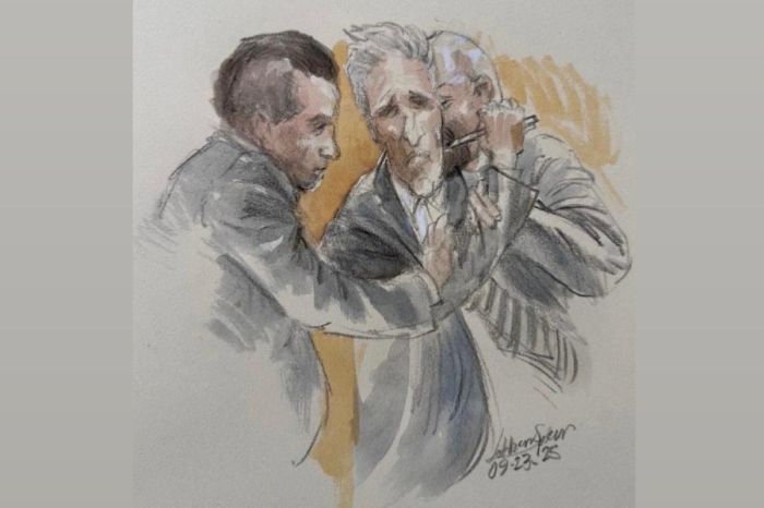 Подозреваемый в покушении на Трампа попытался покончить с собой в зале суда с помощью карандаша