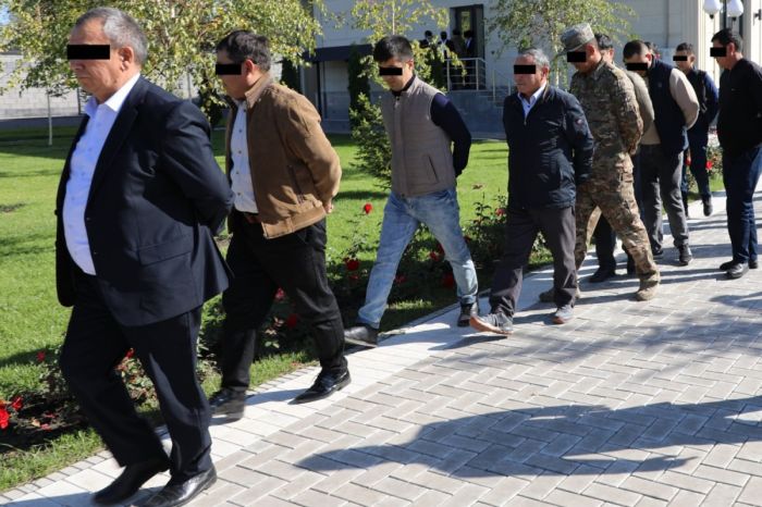 Граница с Казахстаном превратилась в кормушку: в Кыргызстане разоблачили коррупционную сеть