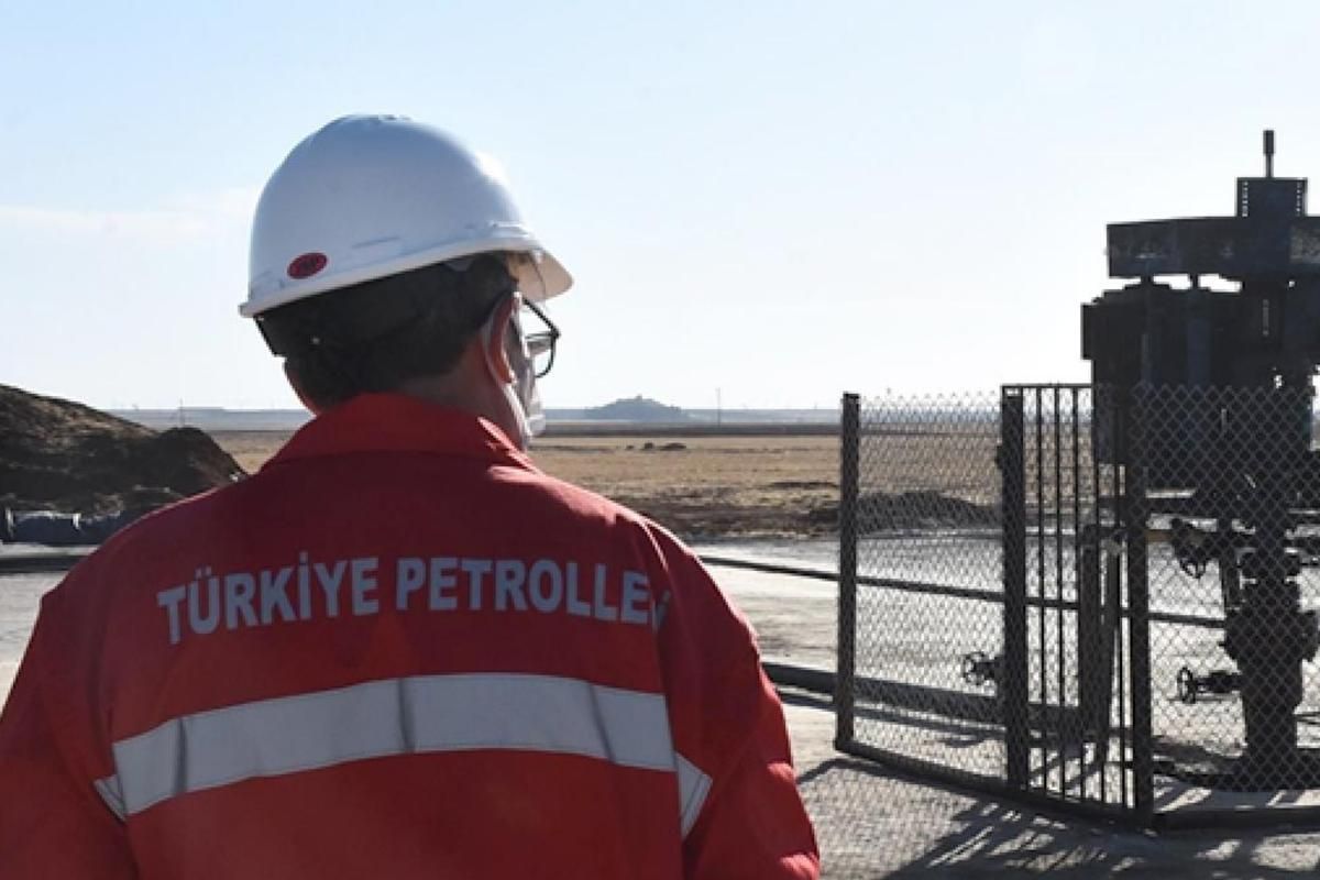 Сотрудник Турецкой нефтяной корпорации (TPAO)/ фото АА Сотрудник Турецкой нефтяной корпорации (TPAO)/ фото АА