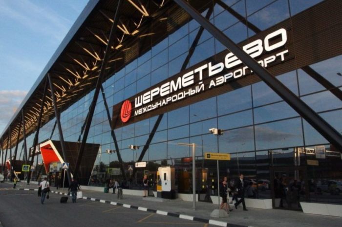 В Шереметьево китайский Airbus задел российский Superjet