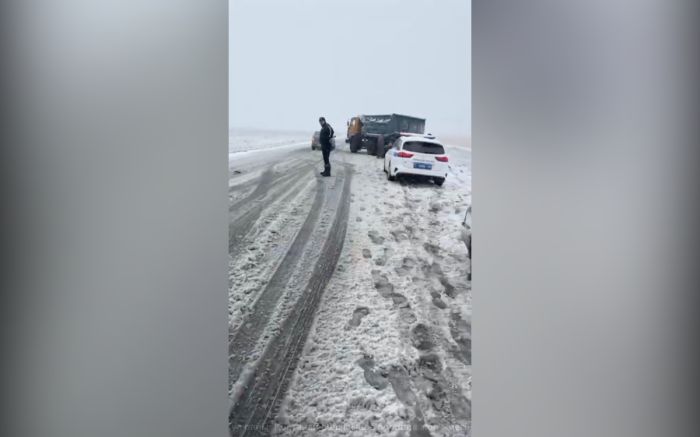 Снег в Костанайской области: с трассы вылетело 9 автомобилей