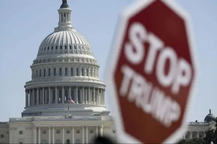 В США — снова «шатдаун»: федеральное правительство частично прекращает работу