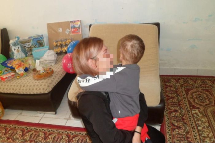 «Я скучаю по тебе каждый день»: в Атырауской женской колонии состоялась встреча матери и сына