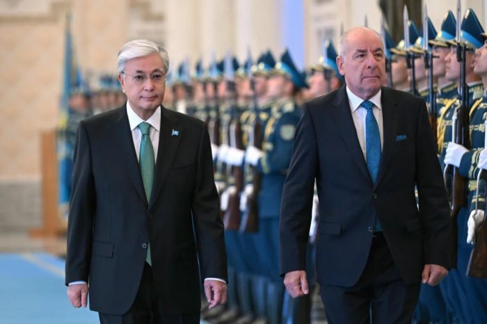 «Казахстан — лидер цифровизации на глобальном уровне»: президент Венгрии