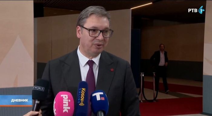 «Все готовятся к войне​»: глава Сербии заявил, что мир находится на грани конфликта