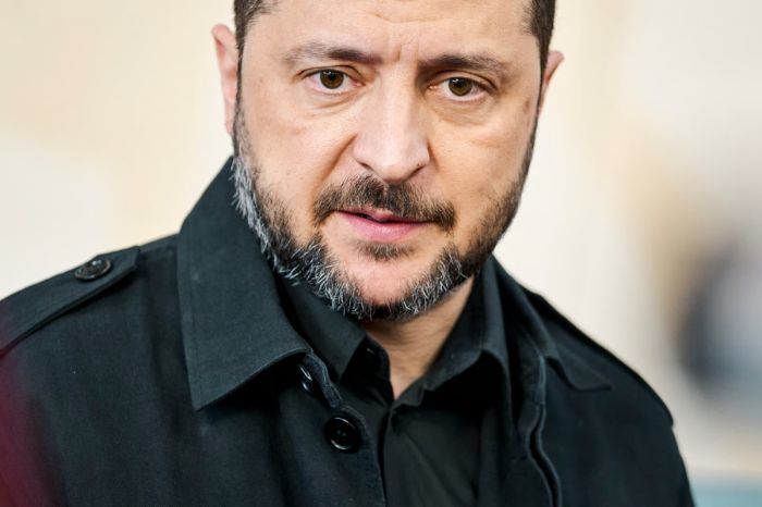 ​Politico​: Команда Зеленского, вероятно, уже начала предвыборную борьбу