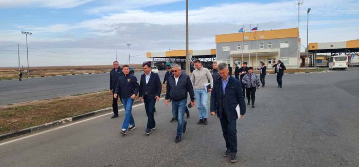 Заторы на границе Казахстана и России: ситуация на особом контроле