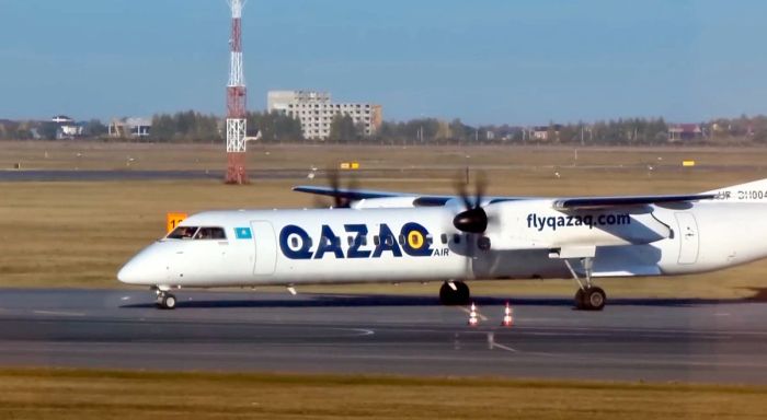 Пилоты Qazaq Air пожаловались на низкие зарплаты и утечку кадров