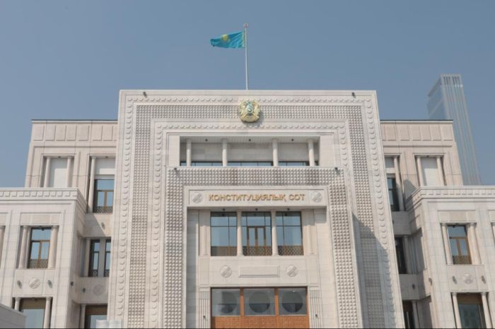 Незарегистрированный брак и алименты: КС не усмотрел оснований для производства