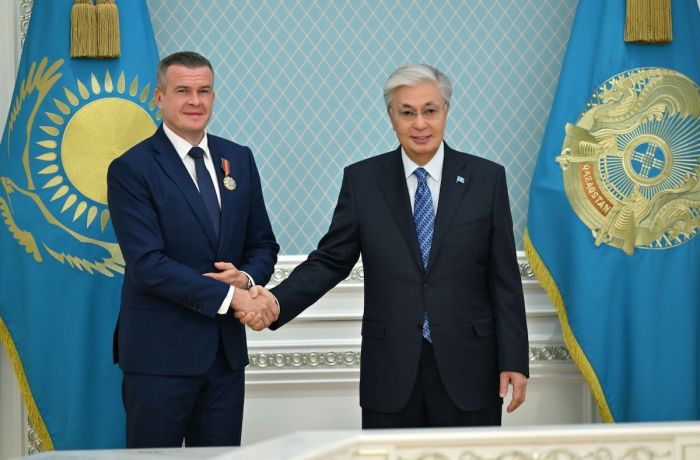 Токаев наградил орденом главу WADA Баньку