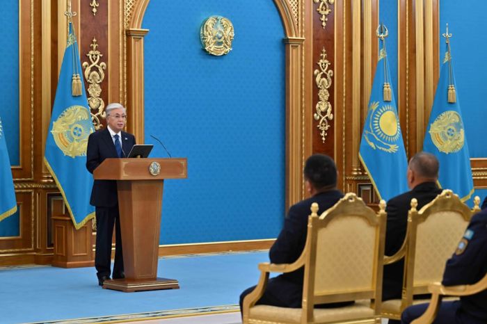 Токаев поздравил спасателей с профессиональным праздником