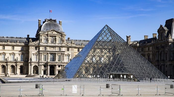 Ограбление Лувра: похищены драгоценности Наполеона