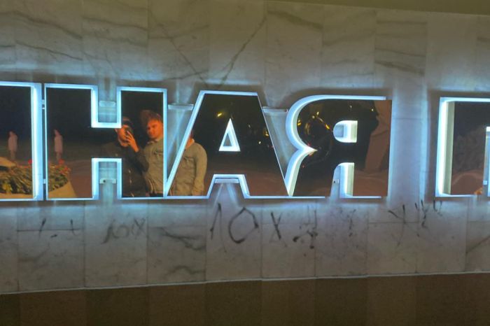 В Атырау вандалы осквернили мемориал в парке Победы