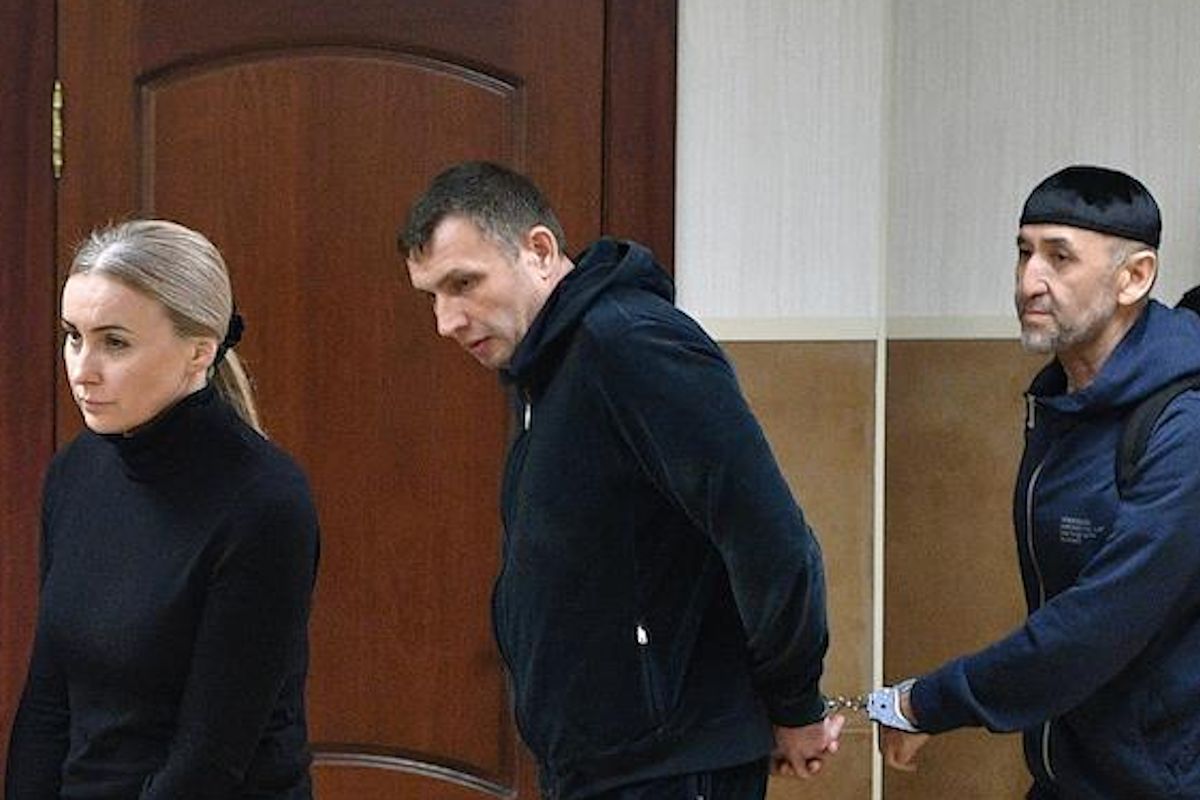 слева направо Наталья Асанович, Денис Ширяев и Жасулан Тулепбеков / фото ТАСС слева направо Наталья Асанович, Денис Ширяев и Жасулан Тулепбеков / фото ТАСС