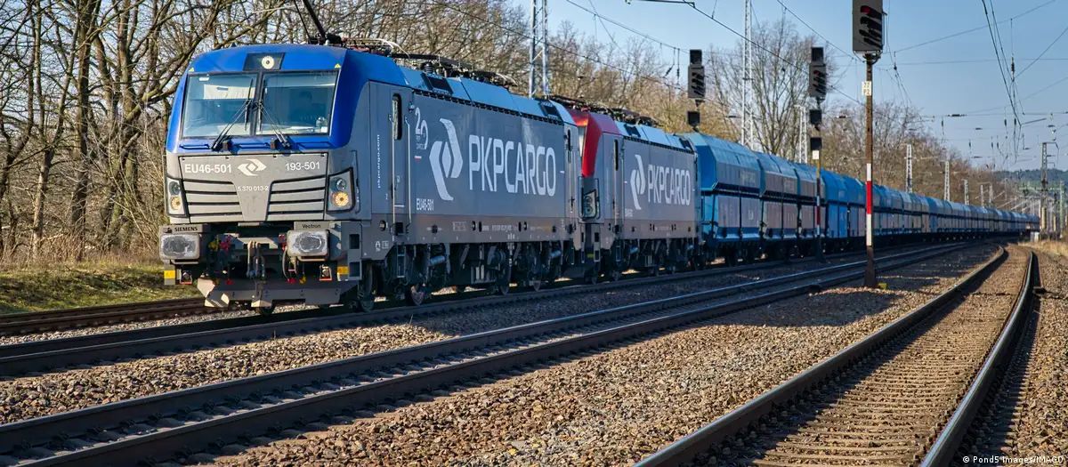 Поезд на железнодорожных путях/Фото: Pond5 Images/IMAGO Поезд на железнодорожных путях/Фото: Pond5 Images/IMAGO