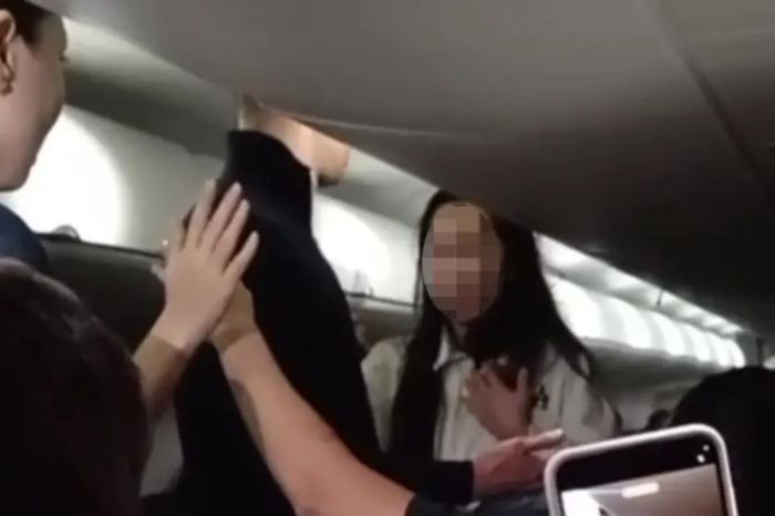 Нападение на экипаж Qazaq Air​ в полёте: на казахстанку завели уголовное дело