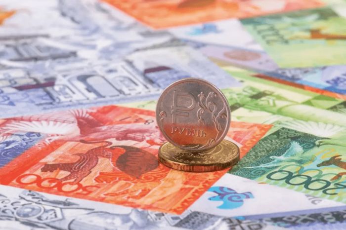Рубль снова стал крепким, но не нужным